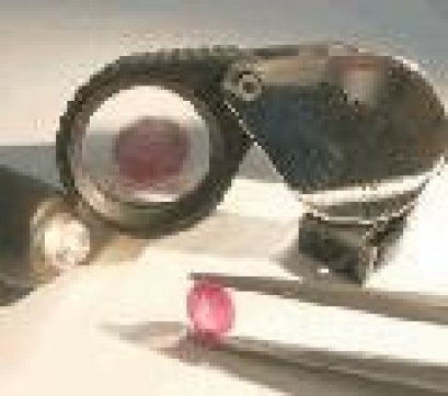 เครื่องมือที่ใช้แยกแยะพลอยเทียม