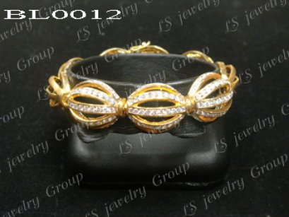 สร้อยข้อมือเพชร Perfect Heart & Arrow