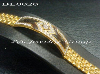 สร้อยข้อมือประดับมุกดำ