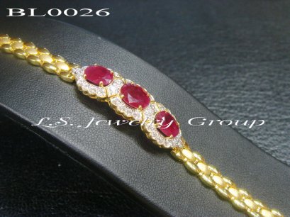 สร้อยข้อมือทับทิมเจียระไน