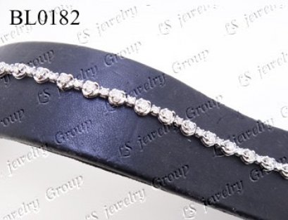 สร้อยข้อมือเพชร Heart & Arrow