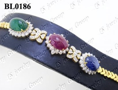 สร้อยมือพลอยสามสีธรรมชาติหลังเบี้ย (มรกตโคลัมเบีย, ทับทิมสตาร์พม่า, ไพลินซีลอน)