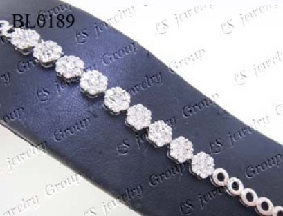 สร้อยข้อมือเพชร Heart & Arrow