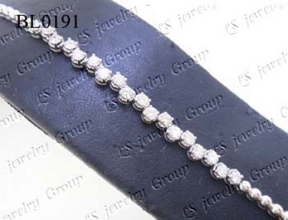 สร้อยข้อมือเพชร Heart & Arrow