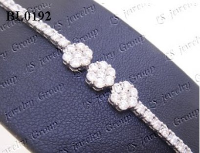 สร้อยข้อมือเพชร Heart & Arrow