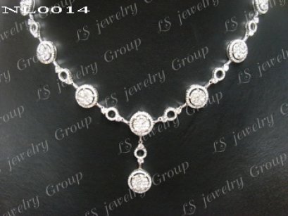 สร้อยคอเพชรประกบเหลี่ยมพิเศษ (ไม่เห็นรอยต่อ)