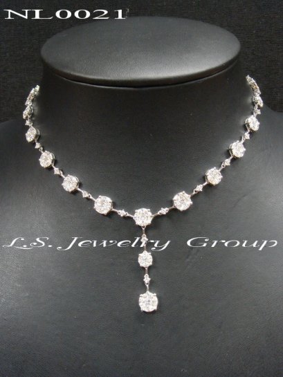 สร้อยคอเพชรประกบเหลี่ยมพิเศษ(ไม่เห็นรอยต่อ)