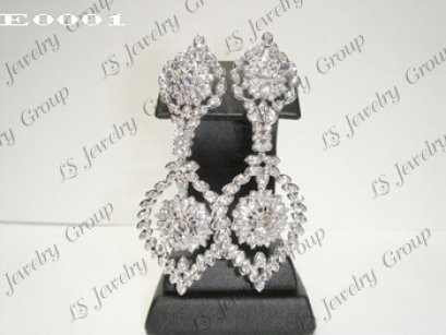 ต่างหูเพชร Heart & Arrow