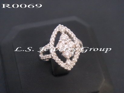 แหวนเพชร Heart & Arrow  น้ำ 99%