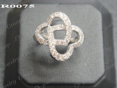 แหวนเพชร Heart & Arrow  น้ำ 99%