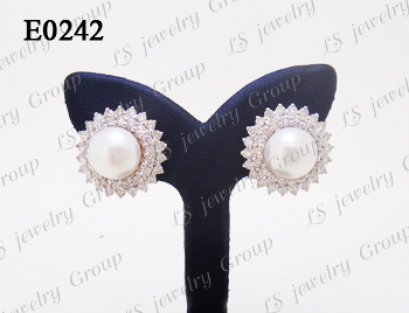 ต่างหูไข่มุกธรรมชาติ