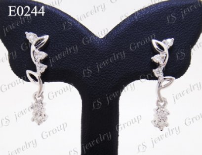 ต่างหูเพชร Heart & Arrow - รัชเชี่ยน