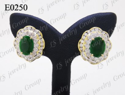 ต่างหูหยกพม่าธรรมชาติเจียระไน