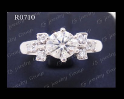 แหวนเพชรชู (Diamonds Ring) เพชร Heart&Arrow - Russian Cut