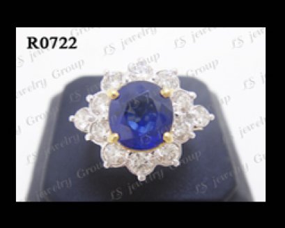 แหวนไพลินซีลอนธรรมชาติเจียระไน (Certified Natural Ceylon Blue Sapphire Ring) ล้อมเพชร Heart&Arrow - Russian Cut