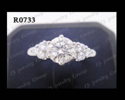 แหวนเพชรชู (Diamonds Ring) เพชร Heart & Arrow - Russian Cut