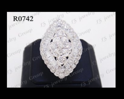 แหวนเพชรทรงมาคีย์ (Diamonds Ring) เพชร Heart&Arrow - Russian Cut