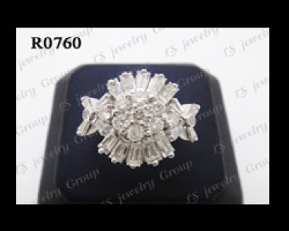 แหวนเพชรแฟนซี (Diamonds Ring) ล้อมเพชร Heart & Arrow - Russian Cut