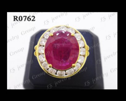 แหวนทับทิมพม่าธรรมชาติเจียระไน (Certified Natural Burma Ruby Ring) ล้อมเพชร Heart&Arrow - Russian Cut