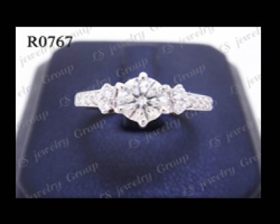 แหวนเพชรชู (Diamonds Ring) เพชร Heart & Arrow - Russian Cut