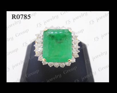 แหวนมรกตโคลัมเบียธรรมชาติเจียระไน (Natural Columbia Emerald Ring) ล้อมเพชร Heart&Arrow - Russian Cut