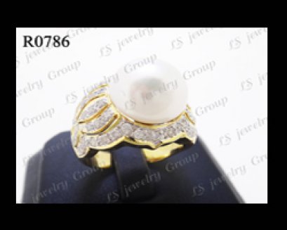 แหวนไข่มุกธรรมชาติแท้ (Natural Pearl Ring) ล้อมเพชร Heart&Arrow - Russian Cut