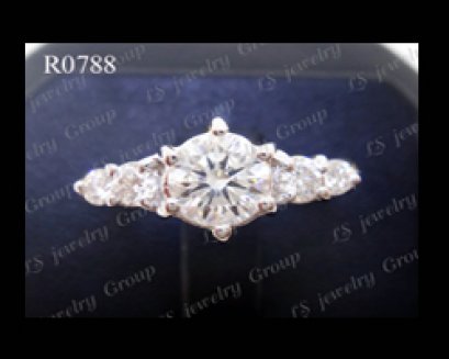 แหวนเพชร (Diamonds Ring) เพชร Heart & Arrow - Russian Cut