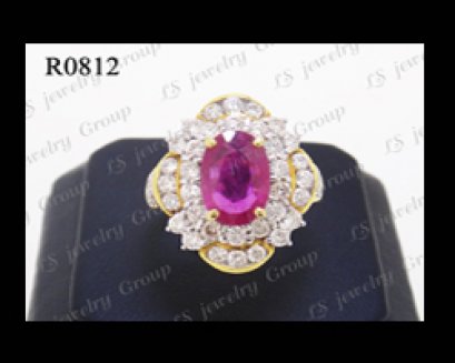 แหวนทับทิมพม่าธรรมชาติเจียระไน (Natural Burma Ruby Ring) ล้อมเพชร Heart & Arrow - Russian Cut