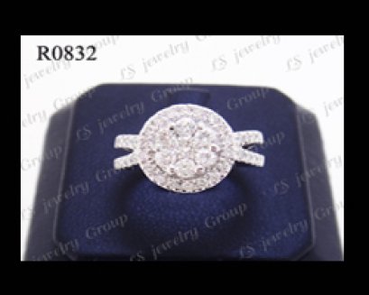 แหวนเพชรกระจุก มีเพชรล้อม (Diamonds Ring) เพชร Heart & Arrow &ndash; Russian Cut