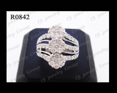 แหวนเพชรกระจุก 3 แถว (Diamonds Ring) เพชร Heart&Arrow - Russian Cut