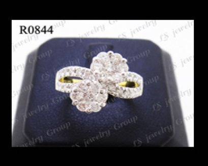 แหวนเพชรกระจุก (Diamonds Ring) ล้อมเพชร Heart & Arrow &ndash; Russian Cut
