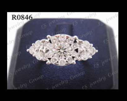 แหวนเพชรล้อม (Diamonds Ring) เพชร Heart & Arrow - Russian Cut