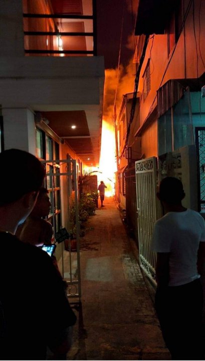 ห้างเพชรหลีเสง (L.S.Jewelry Group) โดย ดร.นฤมล-ดร.พีรวัฒน์-ดร.ธัชวิน สุรเศรษฐ M.D.L.S.Jewelry Group (ห้างเพชรหลีเสง), ประธานกต.ตร.กทม.(ภาคประชาชน), ประธานกต.ตร.บก.น.1, ประธานกต.ตร.บก.สายตรวจและปฏิบัติการพิเศษ(191), ประธานกต.ตร.สน.ชนะสงคราม สนับสนุนอุปกรณ์