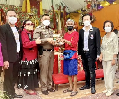 ห้างเพชรหลีเสง (L.S.Jewelry Group) โดย ดร.นฤมล-ดร.พีรวัฒน์-ดร.ธัชวิน-ผศ.ดร.ชุติมา-น้องกีฟ กัลยภรณ์ สุรเศรษฐ M.D.L.S.Jewelry Group (ห้างเพชรหลีเสง)- ประธานกต.ตร.กทม.(ภาคประชาชน)-ประธานกต.ตร.บก.น.1-ประธานกต.ตร.สน.ชนะสงคราม และประธานที่ปรึกษาคณะดำเนินงานศาลเ