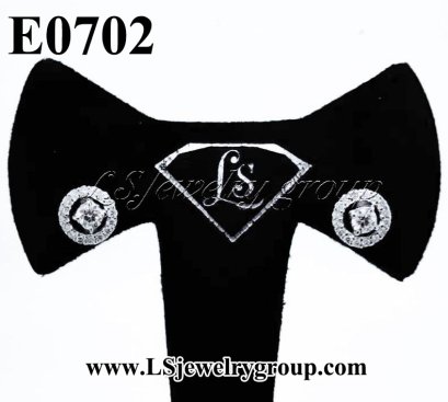 ต่างหูเพชรแท้ธรรมชาติ (Natural Diamonds) 1.06 Ct.