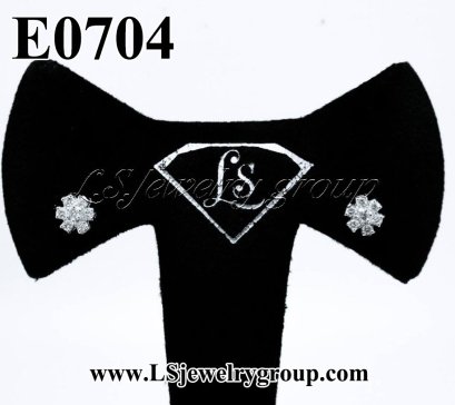 ต่างหูแท้ธรรมชาติ (Natural Diamonds) 0.30 Ct.