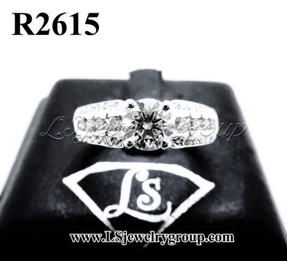 แหวนเพชรแท้ธรรมชาติ (Natural Diamonds) 0.93 Ct. มีใบ Cer E color (น้ำ 99%)/VVS