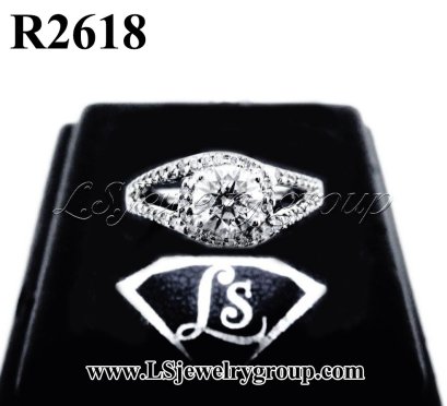 แหวนเพชรแท้ธรรมชาติ (Natural Diamonds) 0.76 Ct. มีใบCer E color (น้ำ 99%)/VVS