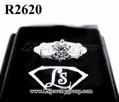 แหวนเพชรแท้ธรรมชาติ (Natural Diamonds) 1.02 Ct. มีใบ Cer E color (น้ำ 99%)/VVS