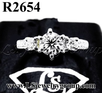 แหวนเพชรแท้ธรรมชาติ (Natural Diamonds)  0.80 Ct. มีใบCer E color (น้ำ 99%)/VVS