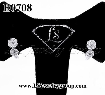 ต่างหูเพชรแท้ธรรมชาติ (Natural Diamonds) 1.00 Ct.