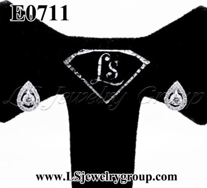 ต่างหูเพชรแท้ธรรมชาติ (Natural Diamonds) 0.60 Ct.
