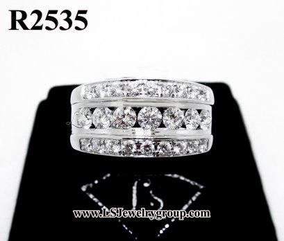 แหวนเพชรแท้ธรรมชาติ (Natural Diamonds) 2.05 Ct.