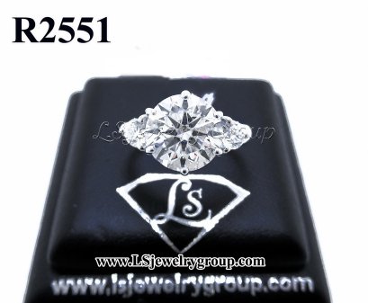 แหวนเพชรแท้ธรรมชาติ (Natural Diamonds) 3.91 Ct.