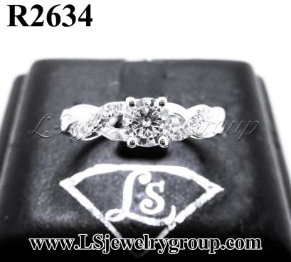 แหวนเพชรแท้ธรรมชาติ (Natural Diamonds) 0.69 Ct. มีใบ Cer E color (น้ำ 99%)/VVS