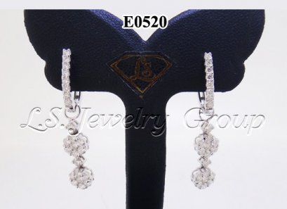 ต่างหูเพชรห้อยกระจุก 2 ลูก 2.25 Ct. 