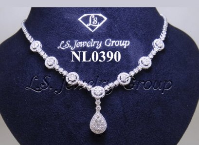 สร้อยคอเพชรห้อยเพชรทรงหยดน้ำ   4.20  Ct.