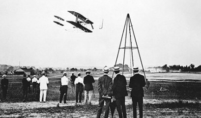 เครื่องบิน ฟลายเออร์ (Flyer) หรือ คิตตี้ ฮอว์ค (Kitty Hawk) 