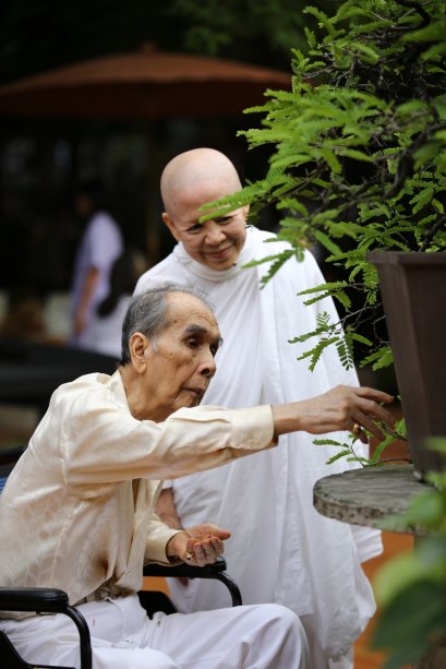 เสถียร เสถียรสุต ผู้ชายเบื้องหลังแม่ชีศันสนีย์ เสถียรสุต