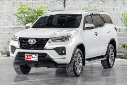 Toyota Fortuner 2.4 V, 2022